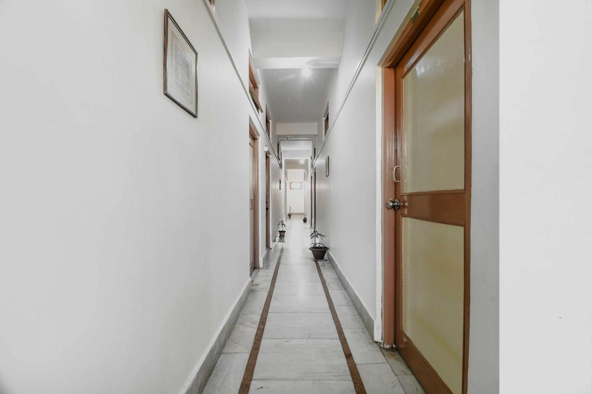 Oyo Flagship 71156 Hotel Jaybee'S Dibrugarh Extérieur photo