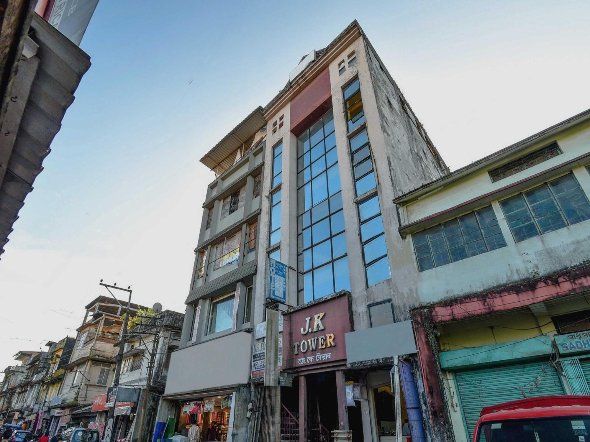 Oyo Flagship 71156 Hotel Jaybee'S Dibrugarh Extérieur photo