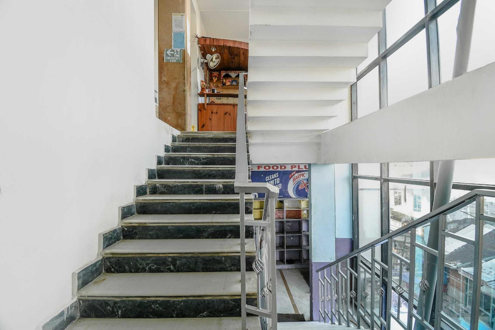 Oyo Flagship 71156 Hotel Jaybee'S Dibrugarh Extérieur photo