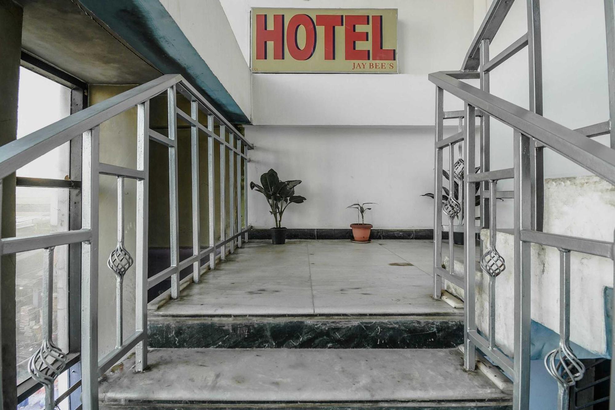 Oyo Flagship 71156 Hotel Jaybee'S Dibrugarh Extérieur photo