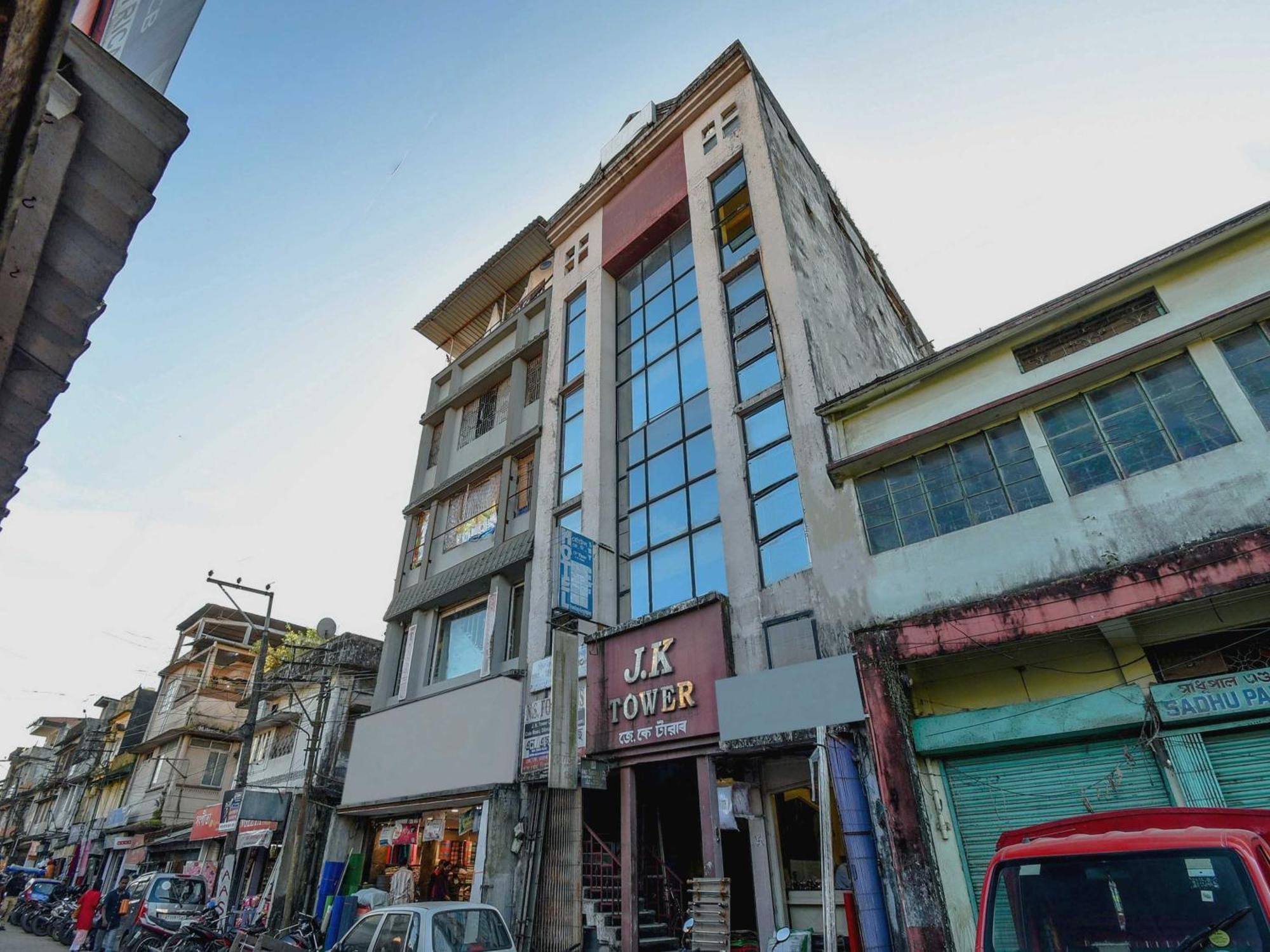 Oyo Flagship 71156 Hotel Jaybee'S Dibrugarh Extérieur photo