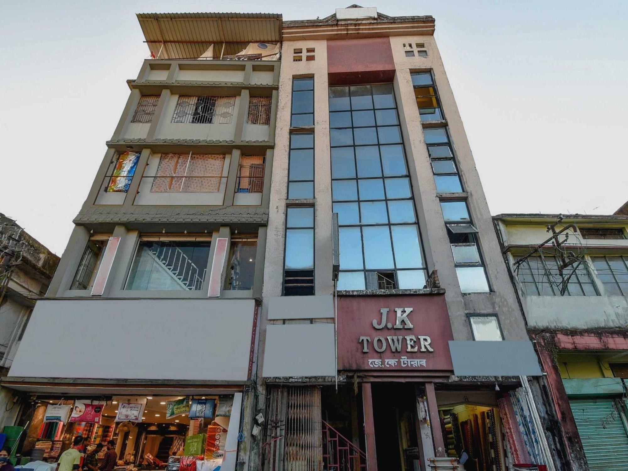 Oyo Flagship 71156 Hotel Jaybee'S Dibrugarh Extérieur photo