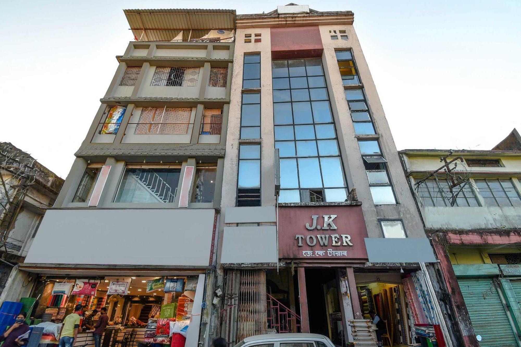 Oyo Flagship 71156 Hotel Jaybee'S Dibrugarh Extérieur photo