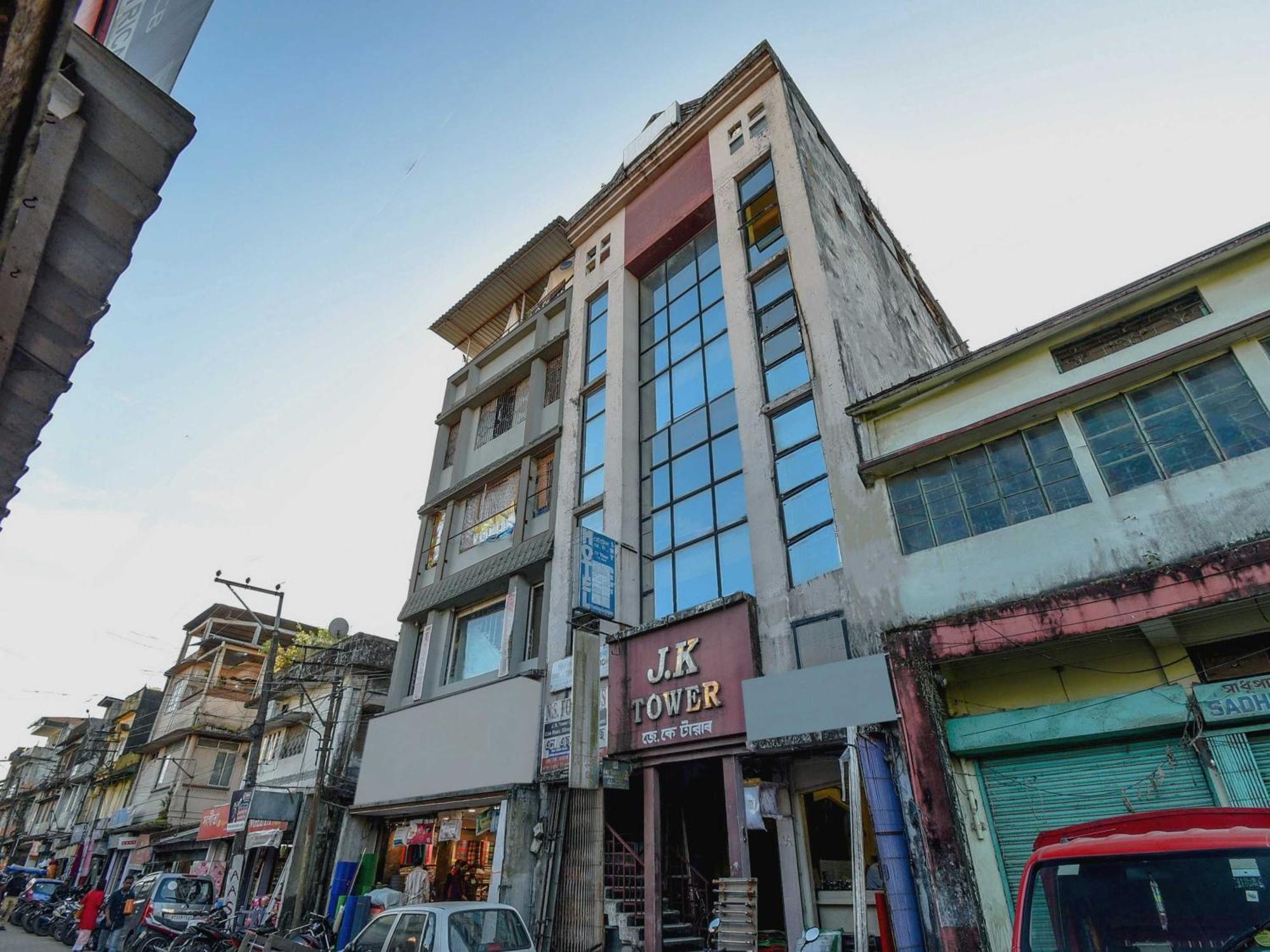 Oyo Flagship 71156 Hotel Jaybee'S Dibrugarh Extérieur photo