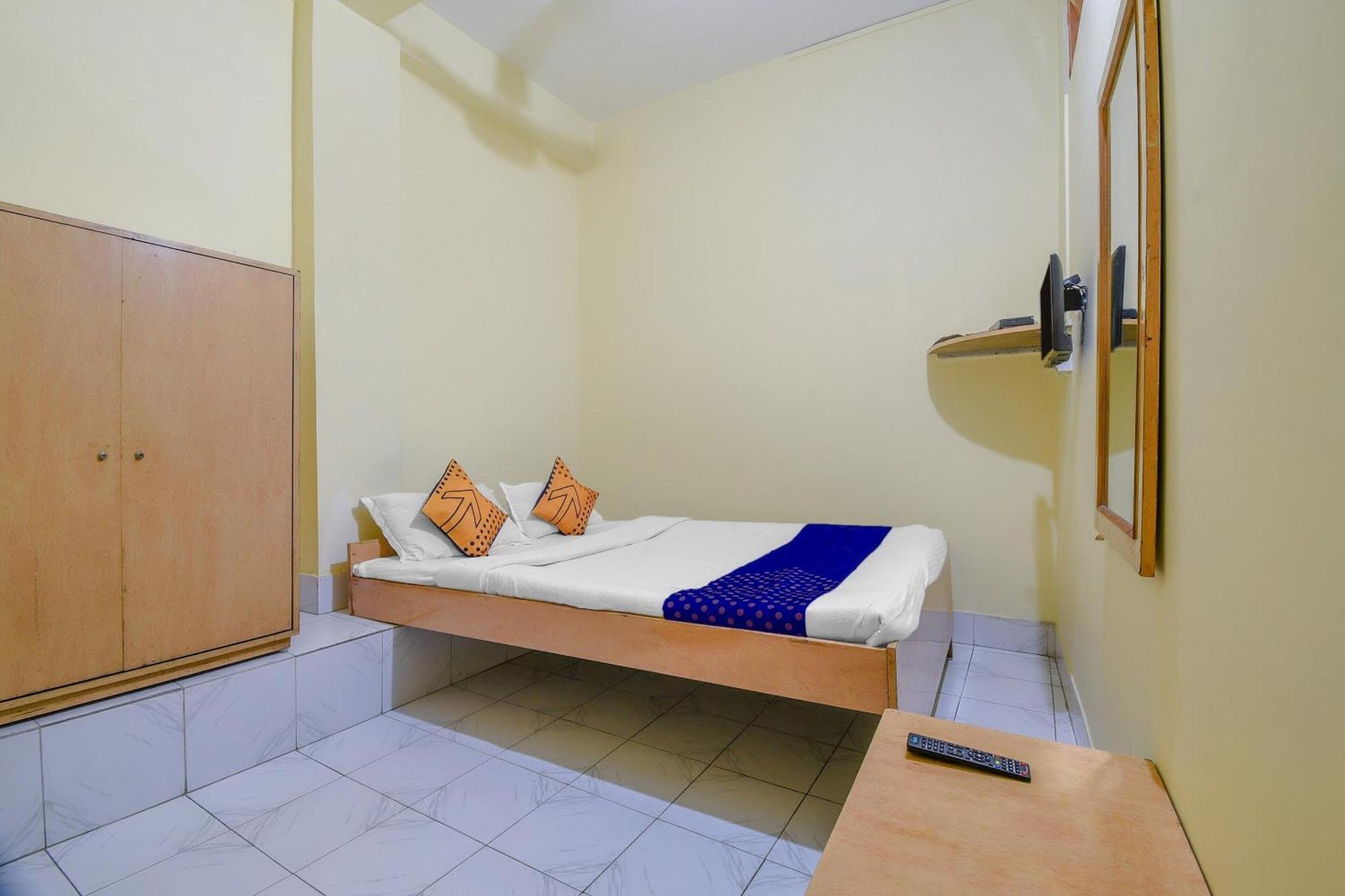 Oyo Flagship 71156 Hotel Jaybee'S Dibrugarh Extérieur photo